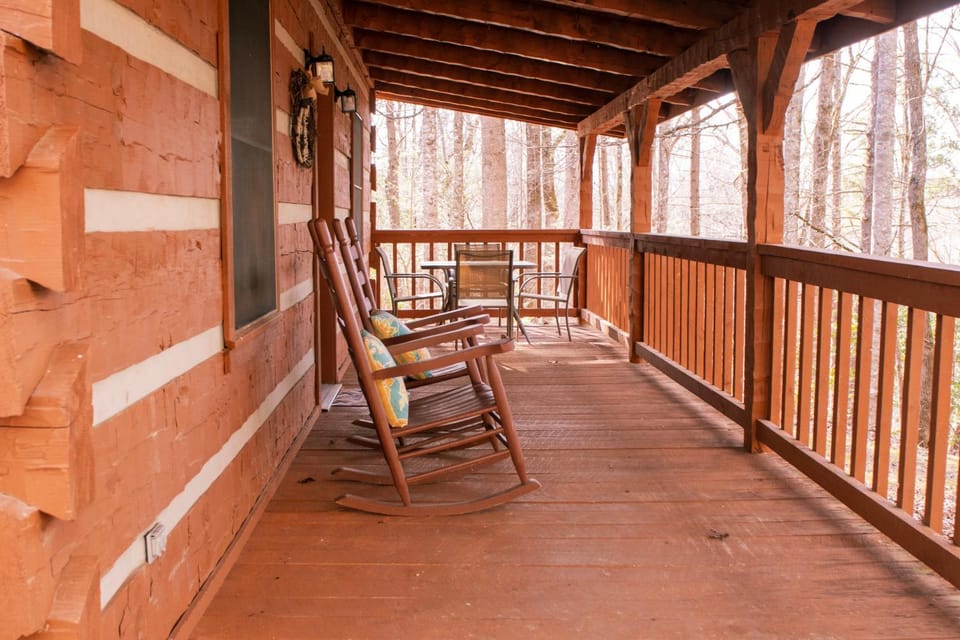 Mountain Hideaway Chalet in Pittman Center