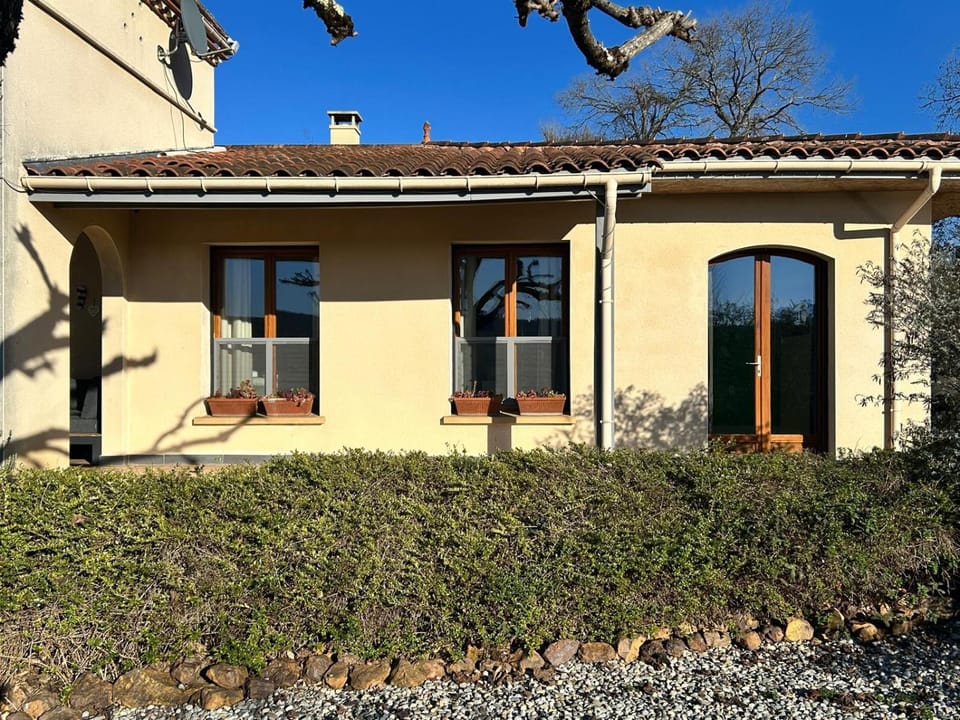 Property building, Facade/entrance, Garden, Garden view, Swimming pool, Breakfast