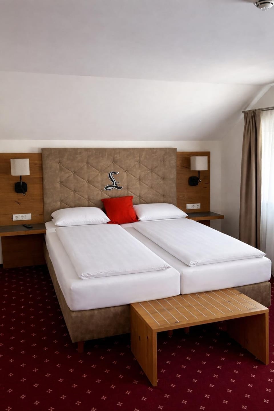 Bed, Photo of the whole room, Bedroom