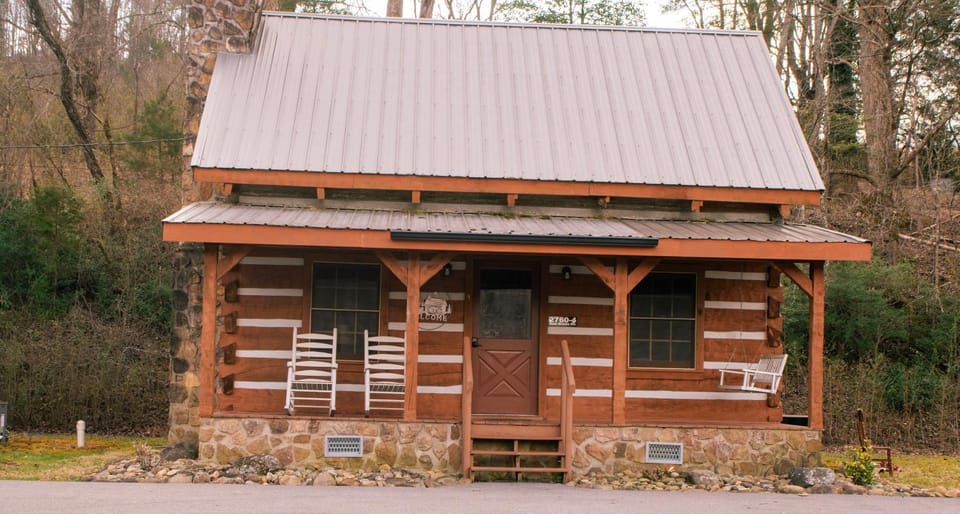 Lover's Leap Chalet in Pittman Center