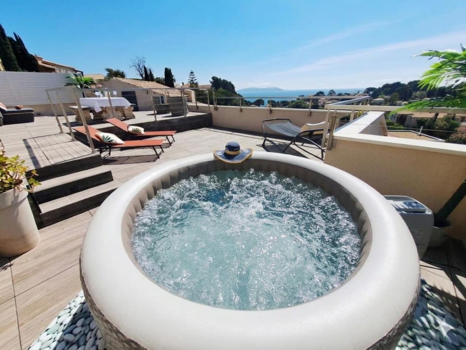 Patio, Hot Tub, Sea view