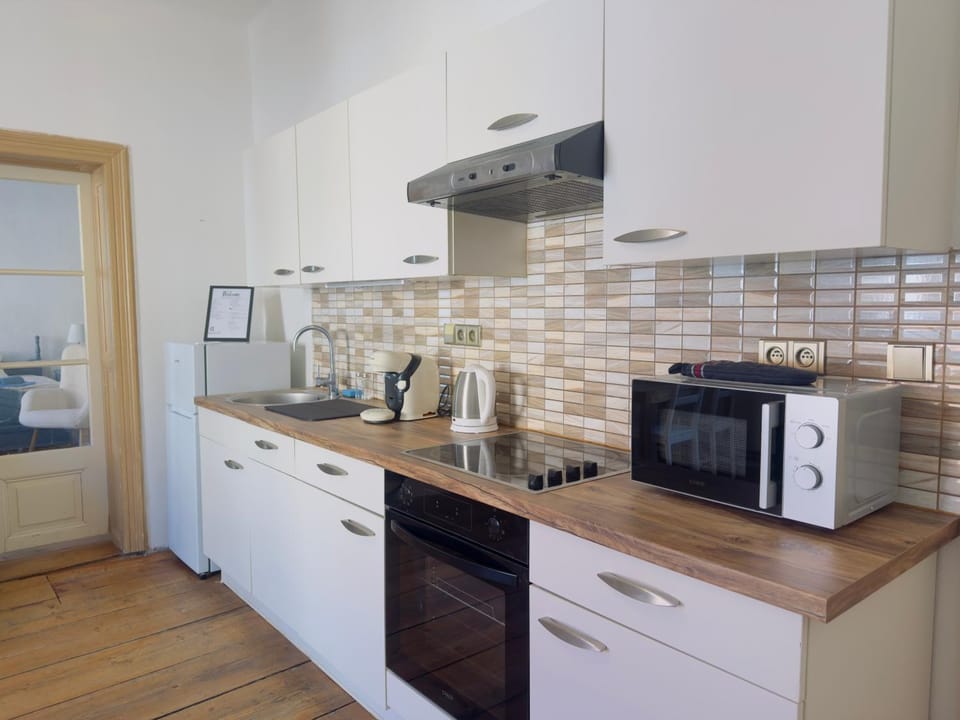 Kitchen or kitchenette, kitchen
