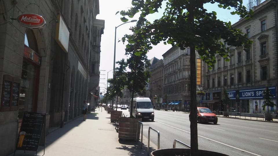 Neighbourhood, Street view, Location