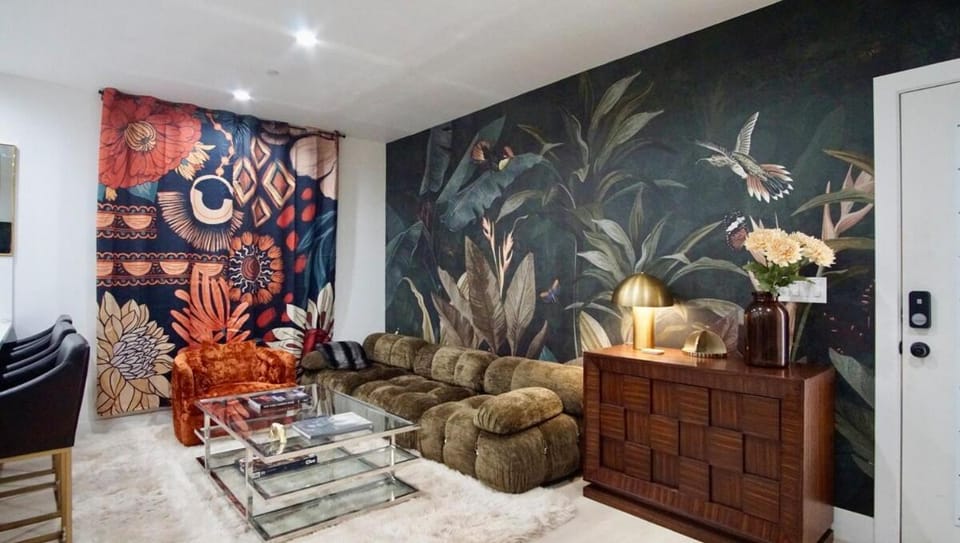 La Maison Elevee Designer Private Home 3 BR Apartment in North Hollywood