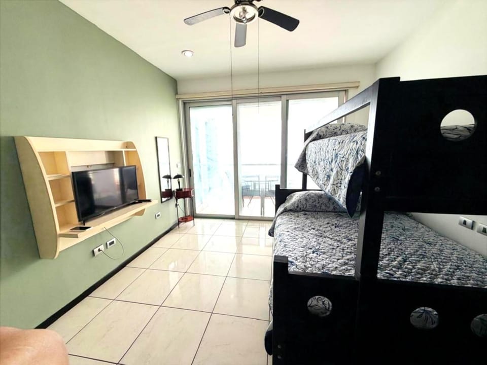 Bed, Bedroom, bunk bed