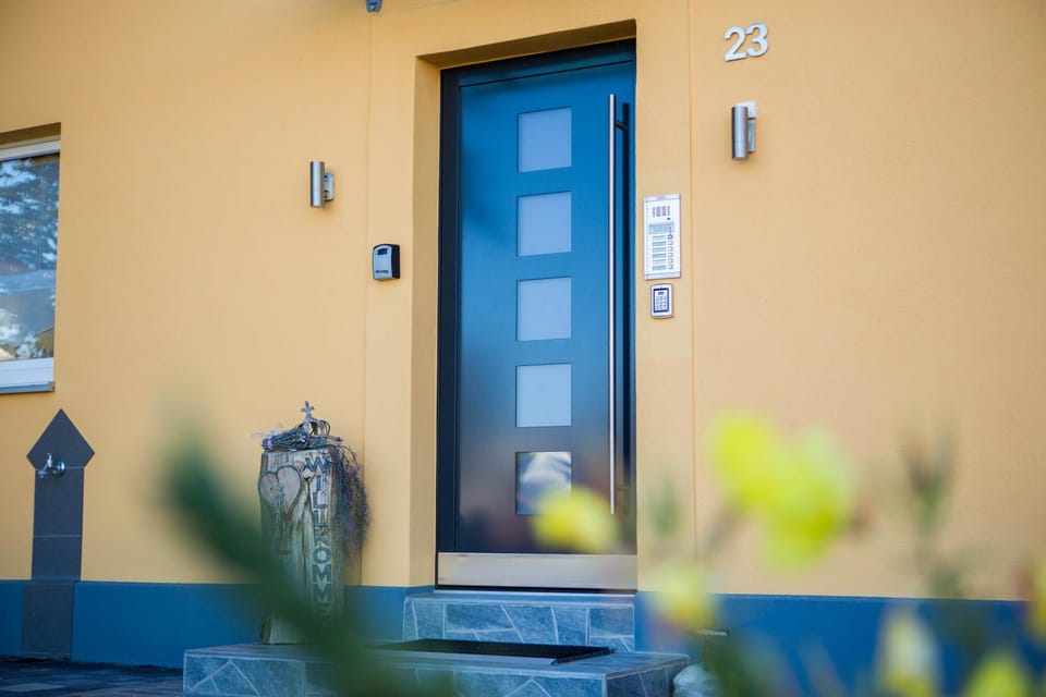 Property building, Facade/entrance, Internal: Not applicable to any particular room