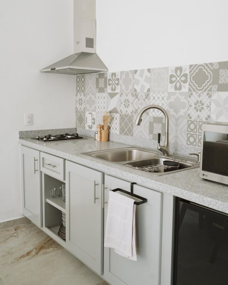Coffee/tea facilities, Kitchen or kitchenette, kitchen