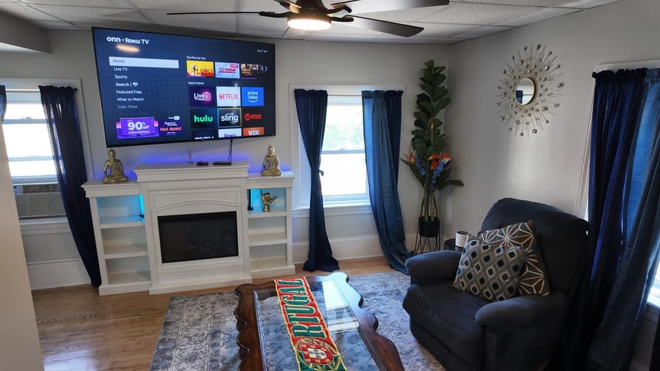 TV and multimedia, Living room, Evening entertainment, fireplace