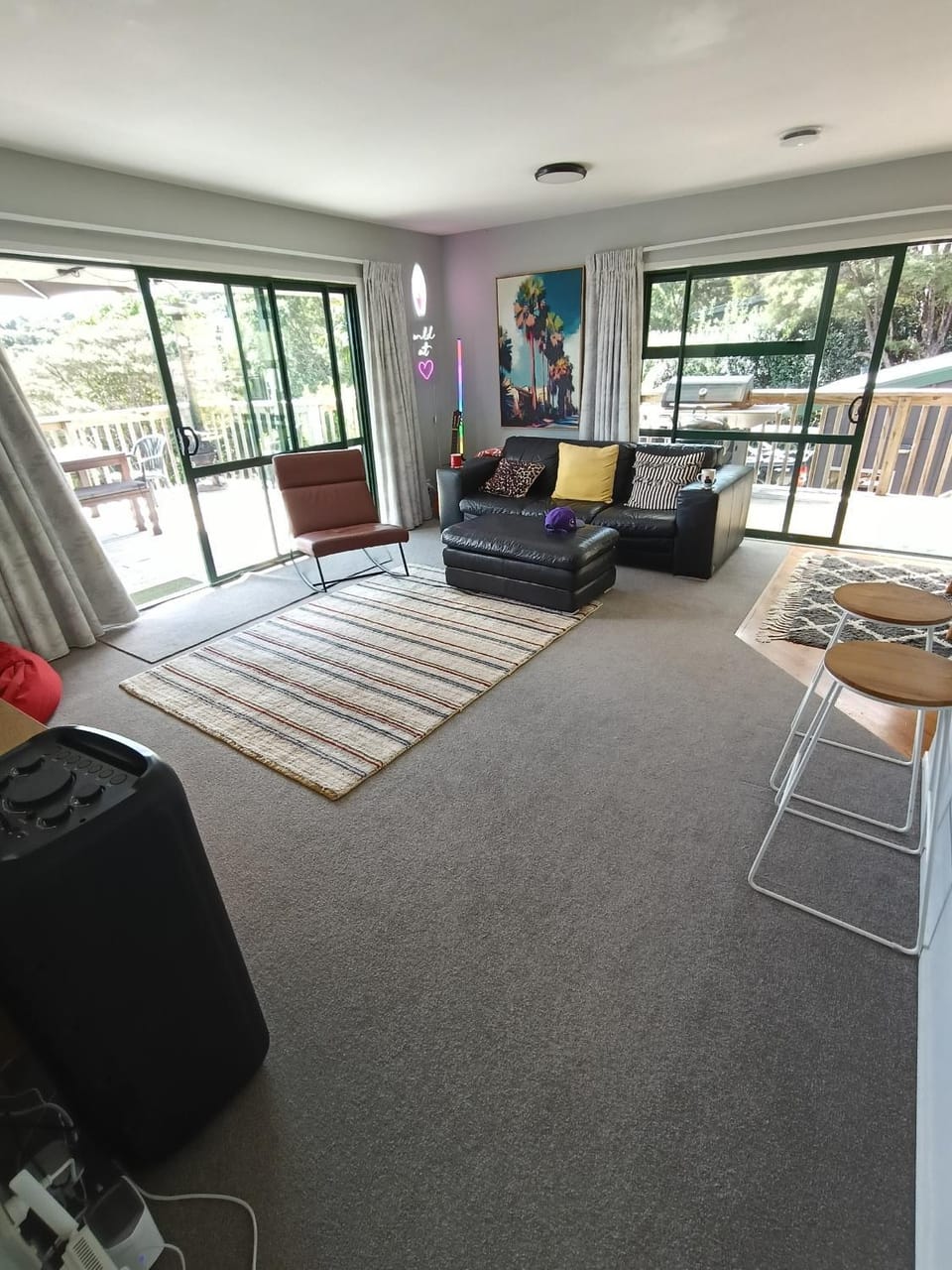 Living room, Seating area
