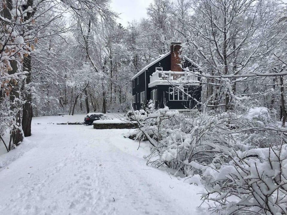 CT Retreat - Stream, Lush Gardens, Optional Studio House in Norwalk