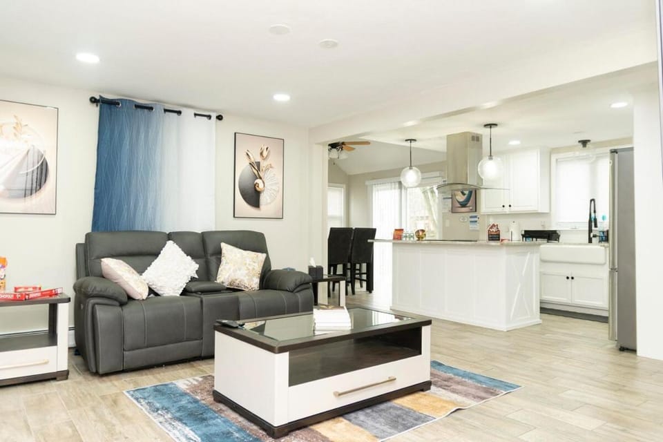 Juliet's Cozy Retreat House in Worcester