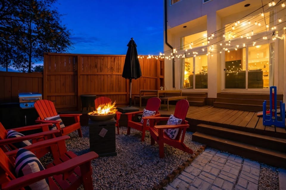 Patio, Night, fireplace