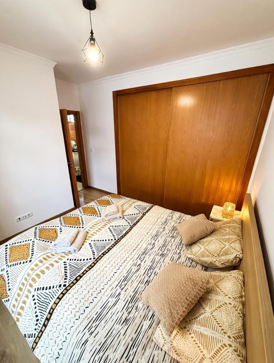 Spacious Boho 3BR House with Parking & Self Check-in Apartment in Funchal