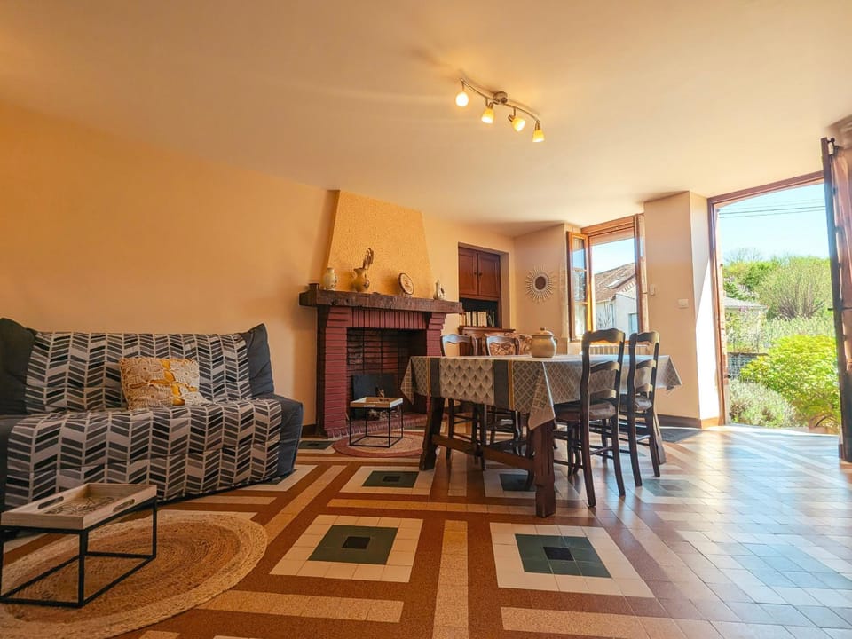 Maison avec parking - 7 pers. - FR-1-591-784 House in Centre-Val de Loire