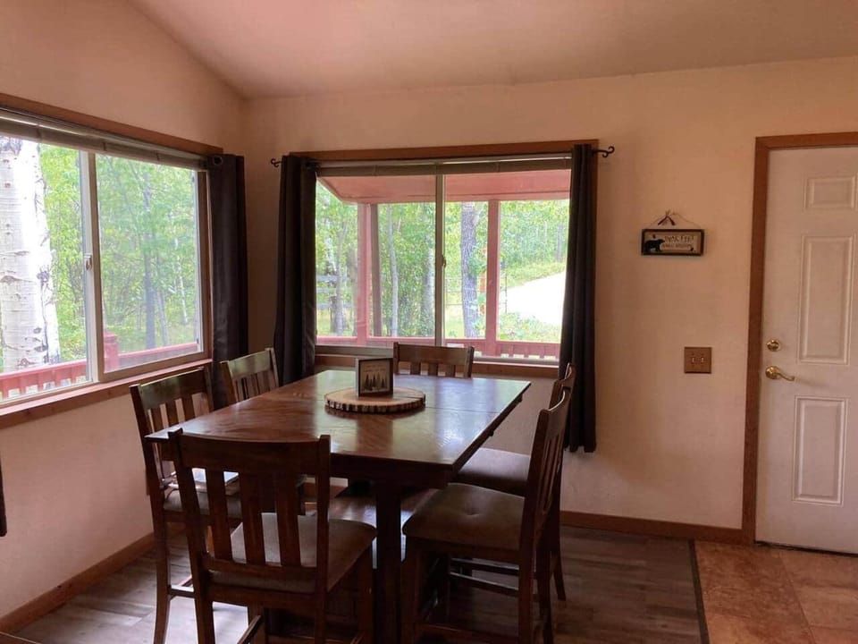 The Aspen Art House - 3 bed by Glacier Natl. Park House in Idaho