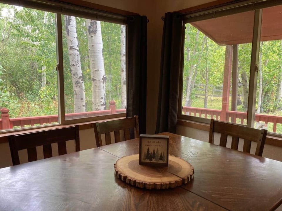 The Aspen Art House - 3 bed by Glacier Natl. Park House in Idaho