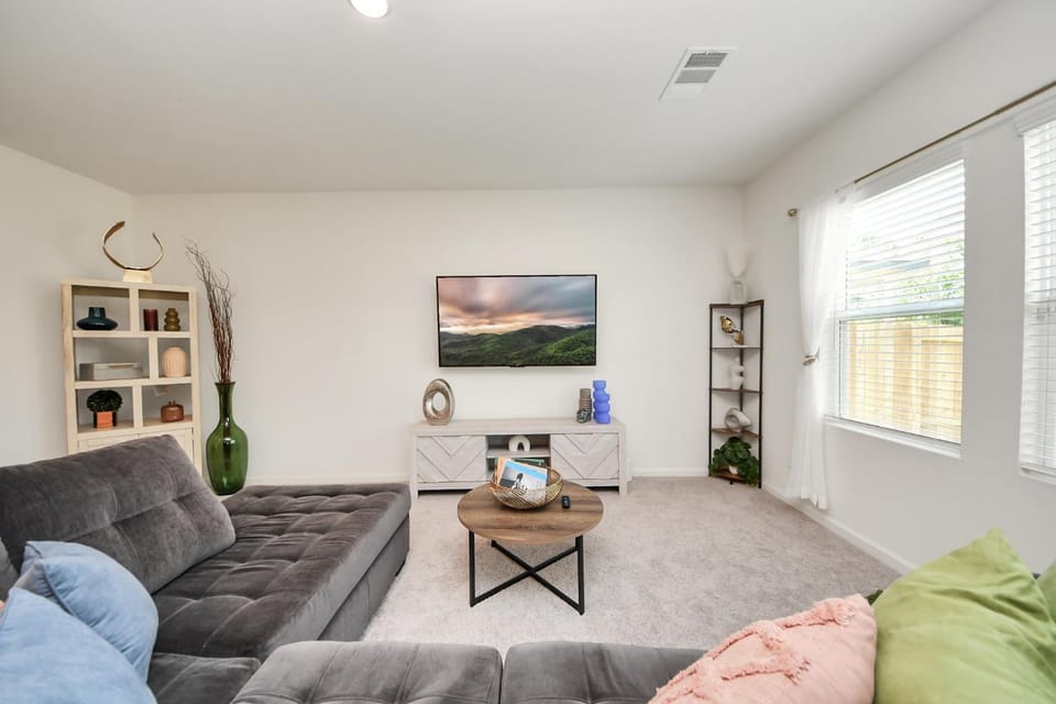 Modern Comfort, Close to Everything Vacation rental in Harris County