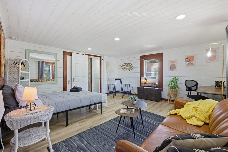 9 Units • Shared Courtyard • Sleeps 26 Apartment in St Petersburg