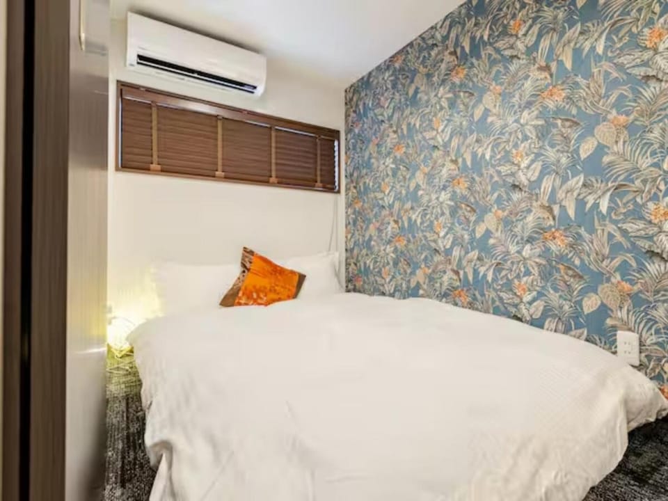 ゲストハウス凡 Apartment in Osaka