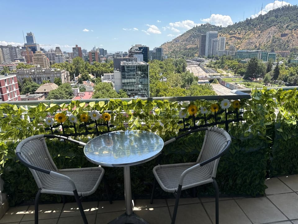 CostaLyonSuites Providencia Apartment in Providencia