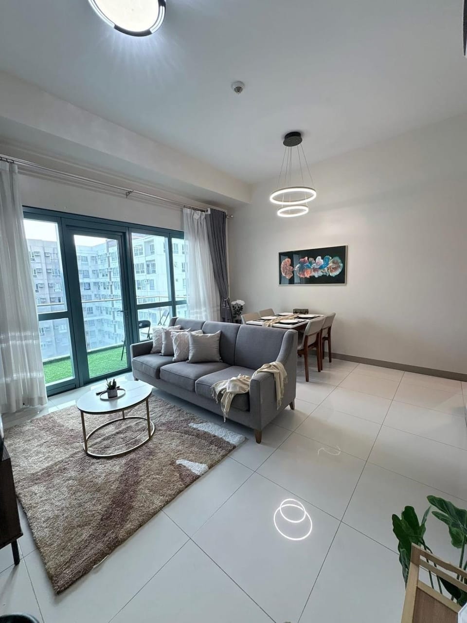 Modern Spacious 2BR in BGC with Direct Mall Access Apartment in Makati