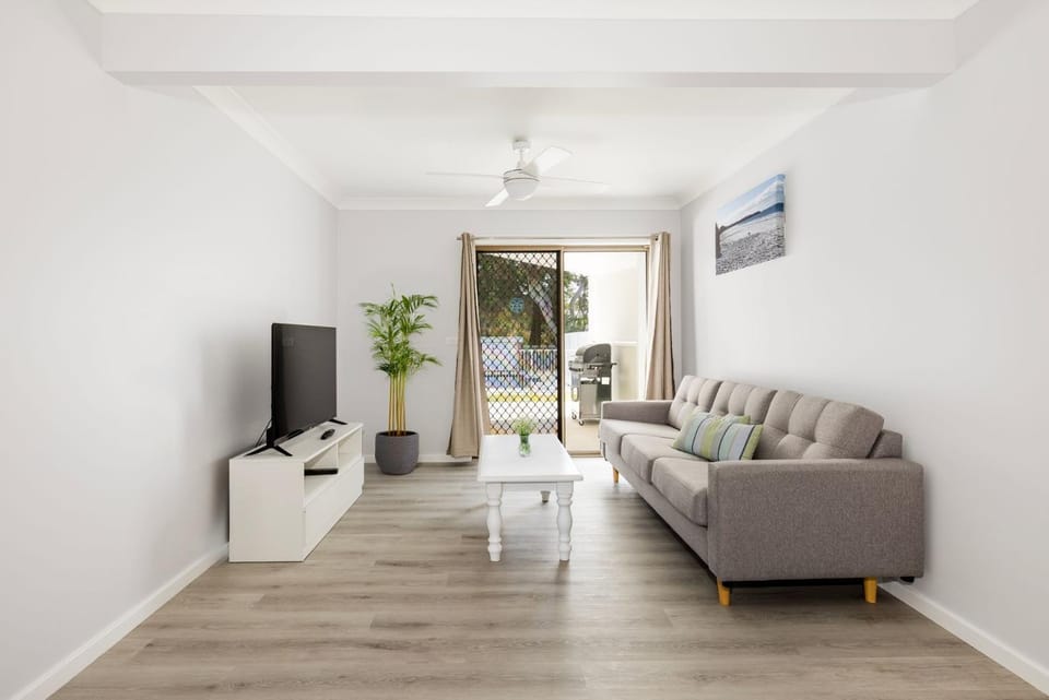 Callala On King - Pet Friendly - Swimming Pool House in Callala Bay