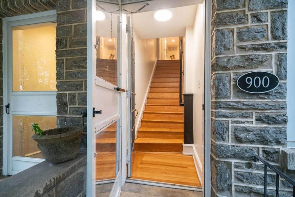 Staycation in Oversized 1 Bdrm~Jenkintown, PA Apartment in Jenkintown