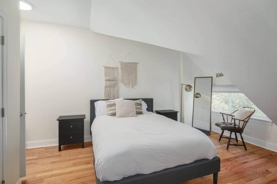 1 Bdrm Apt for Perfect Lil Getaway w/Free Parking Apartment in Jenkintown