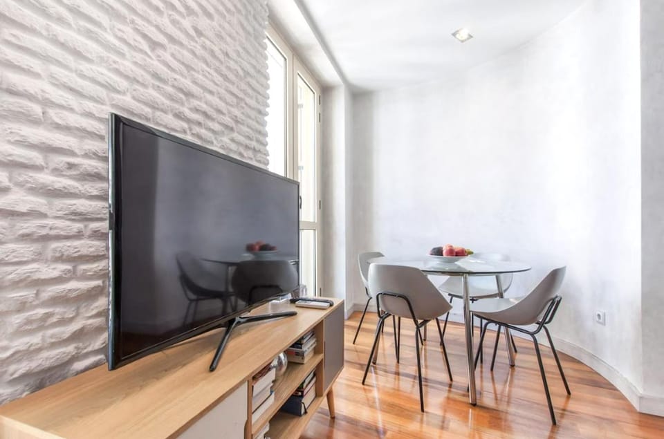 Communal lounge/ TV room, TV and multimedia, Living room