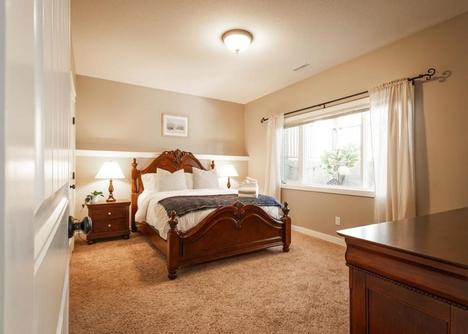Serenity suite Apartment in Lethbridge