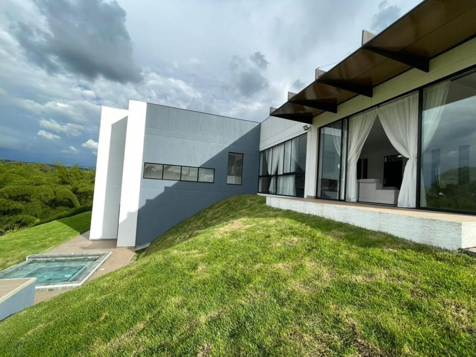 Casa Inteligente cerca a Quimbaya y el parque del café Villa in Quindio, Colombia