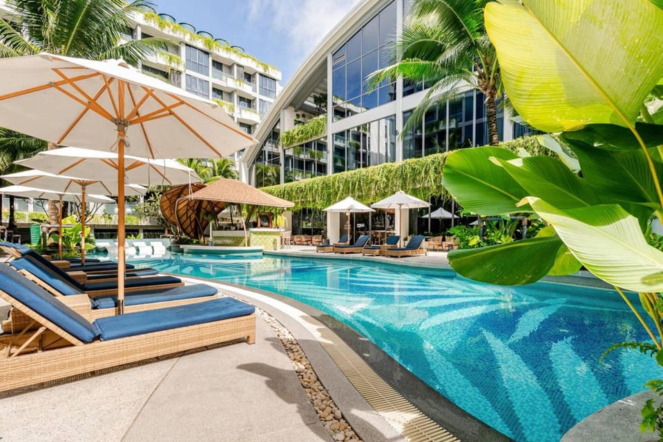 Property building, Garden, Pool view, Swimming pool