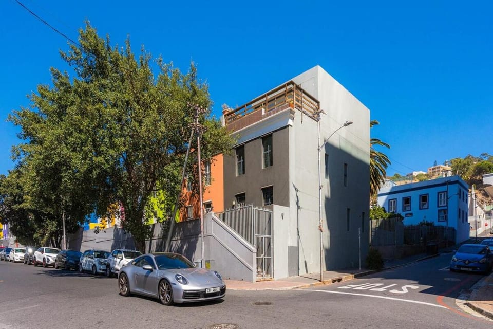 WOW Views Prime Heritage location Walkable V&A House in Cape Town