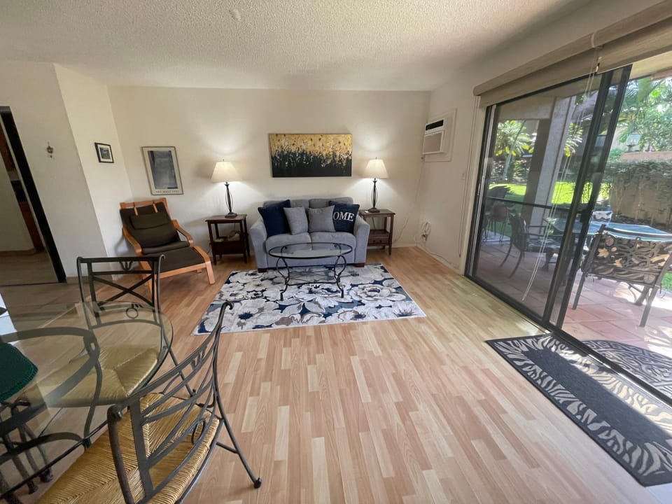 Kihei Garden Estates #E-102 Ground Floor, A/C, Steps to Pool, Great Location Apartment in Kihei