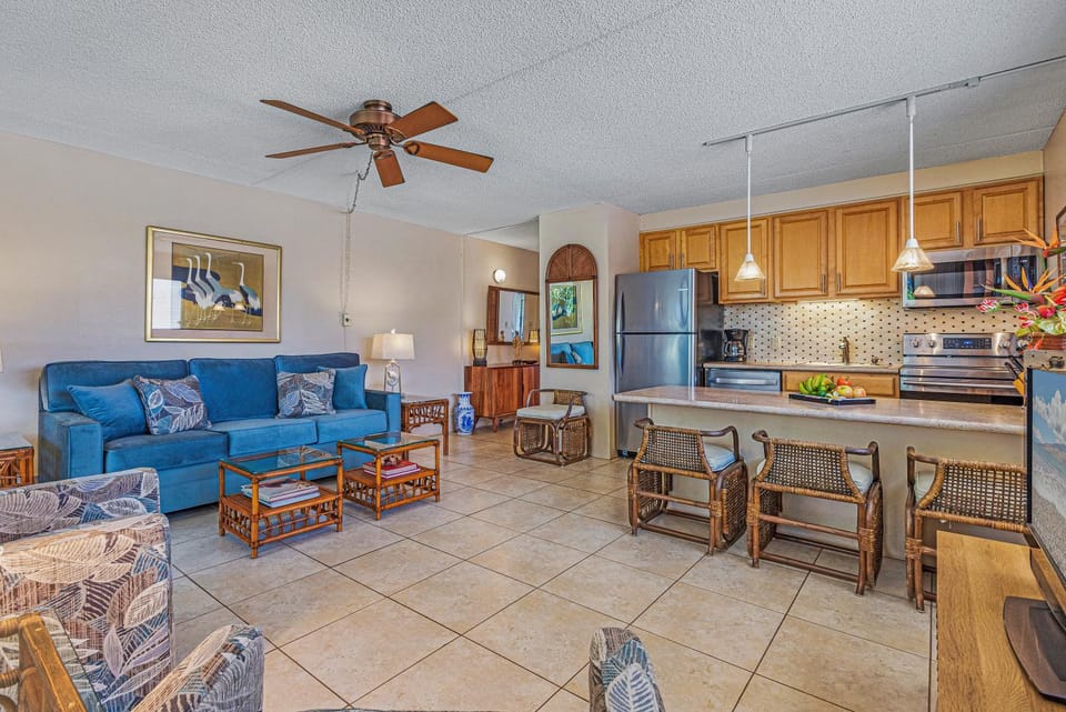 Kihei Kai Nani #11-343 Renovated, Large Lanai, across Kamaole Beach II Apartment in Wailea