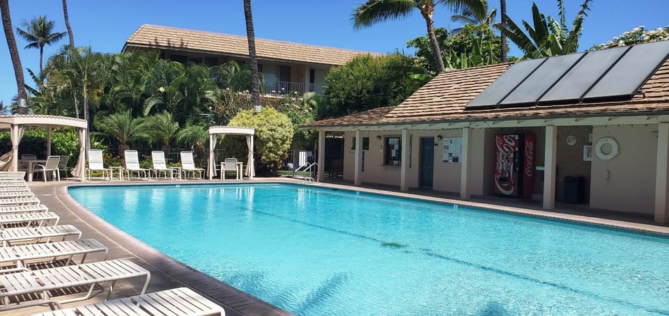 Kihei Kai Nani #4-221 Across Kamaole Beach II, Pool, Great Rates, A/C Apartment in Wailea