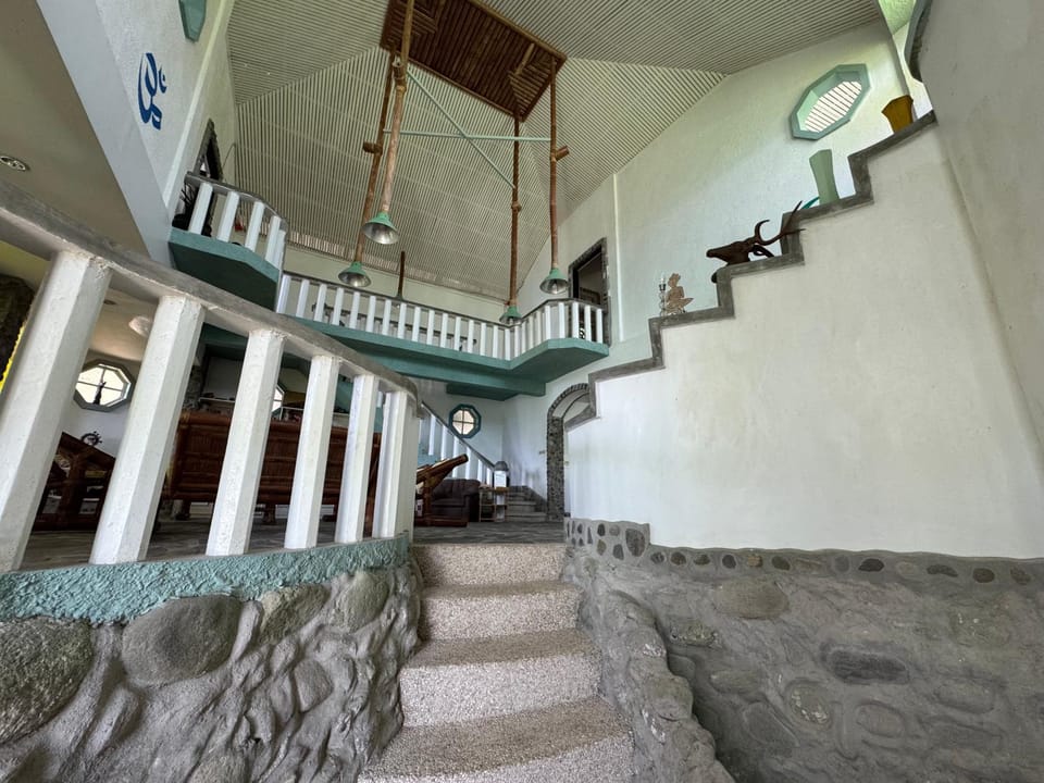Facade/entrance, Entertainment