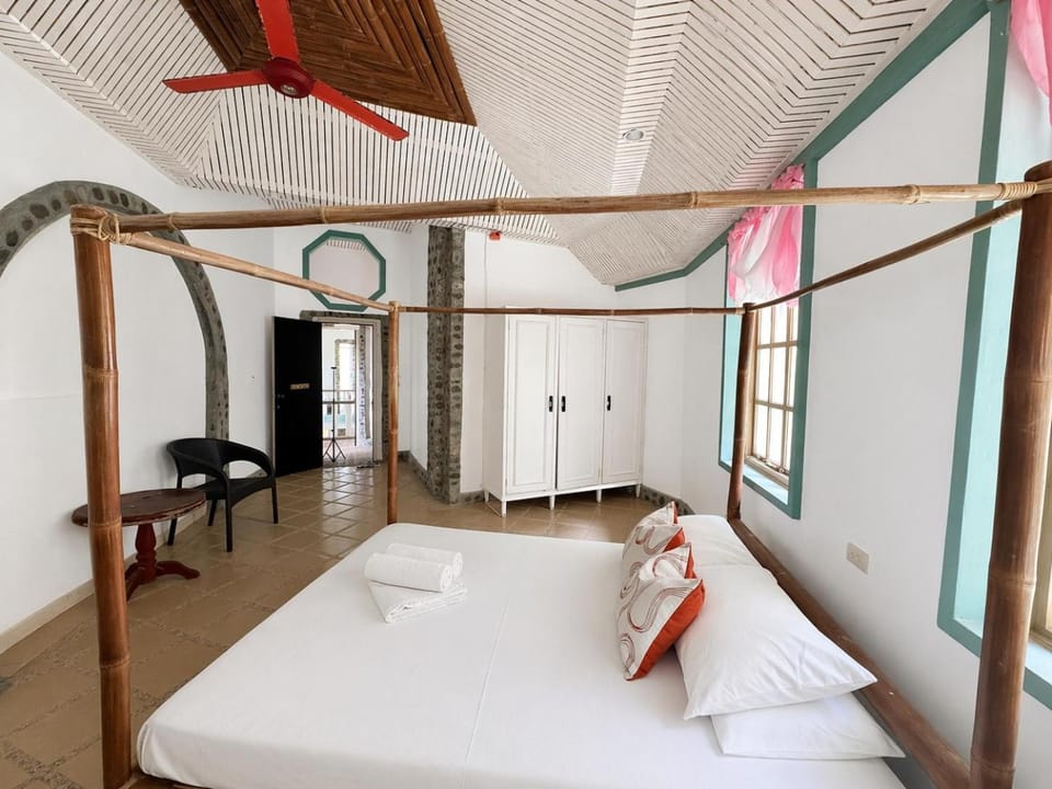 Bed, Photo of the whole room, Bedroom, towels, wardrobe