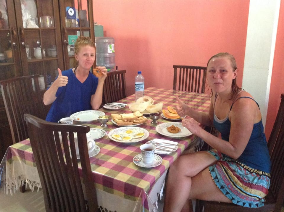 Dining area, Guests, Breakfast