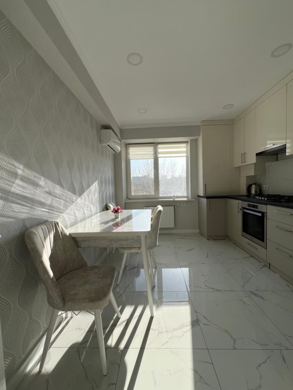Apartament white Moll Apartment in Chișinău