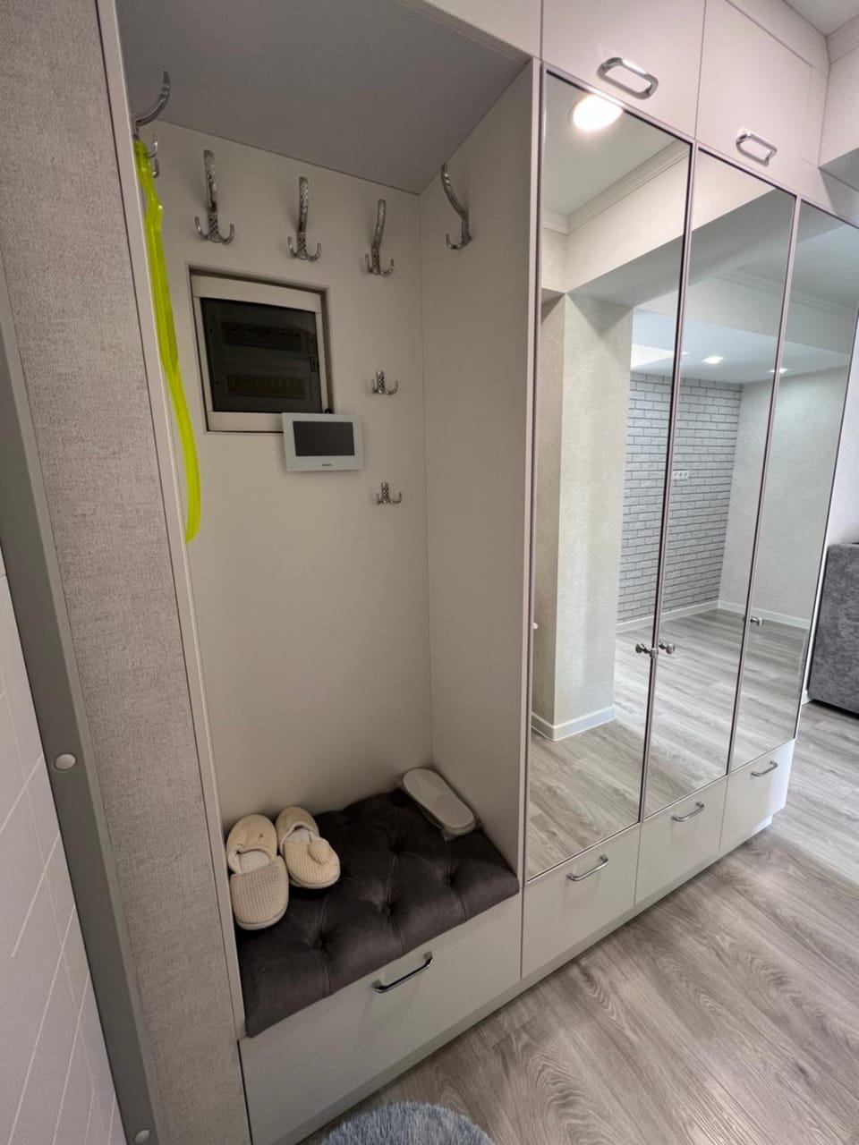 Apartament white Moll Apartment in Chișinău