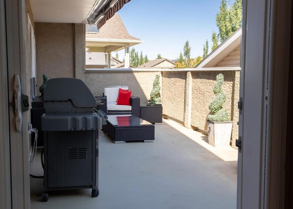 Opulent Oasis Villa in Lethbridge