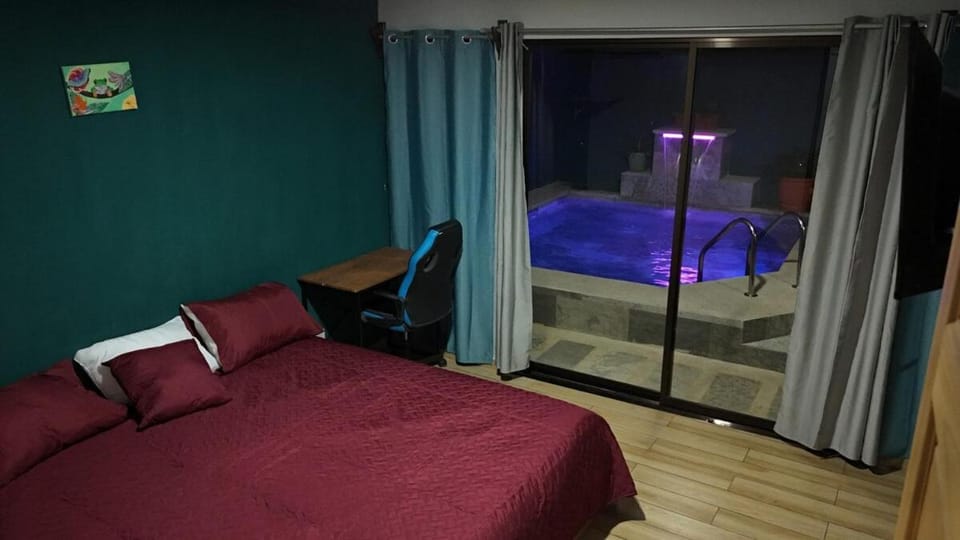 Silent Rainforest Retreat House in La Fortuna
