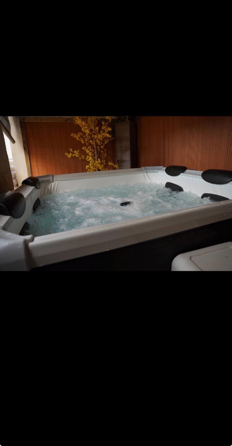 Nuit au Ranch Horse Paradise & Jacuzzi Country House in Île-de-France