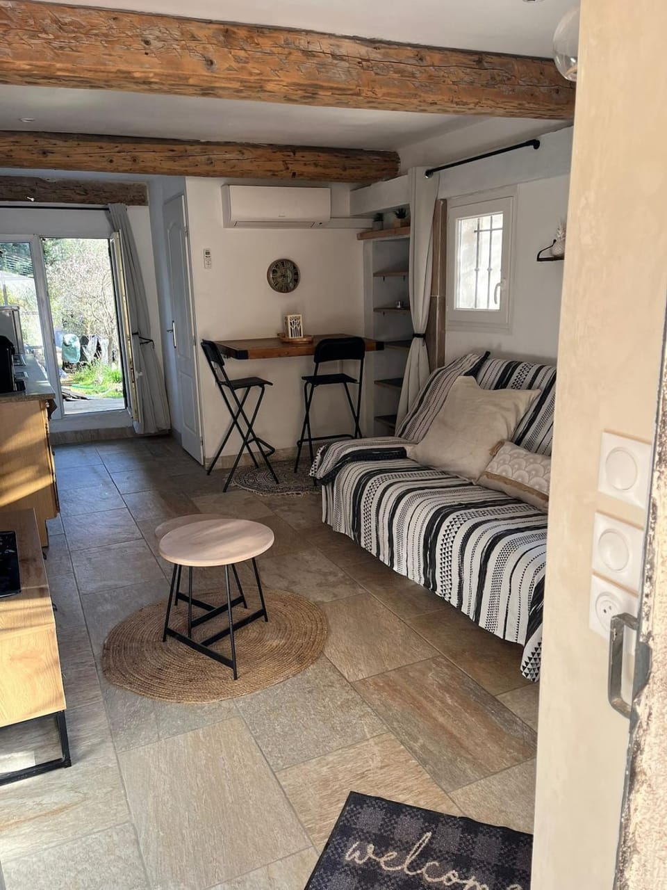 Studio avec double terrasse Roquefort les Pins Apartment in Roquefort-les-Pins