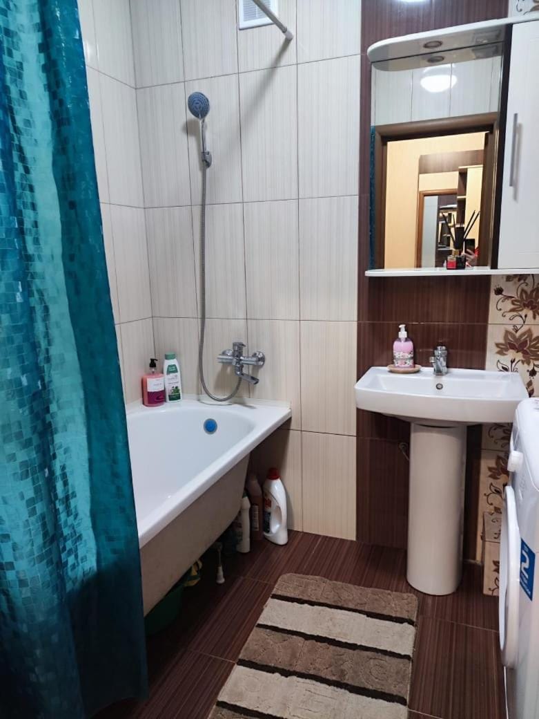 Теплая и просторная квартира рядом с набережной Apartment in Kazakhstan