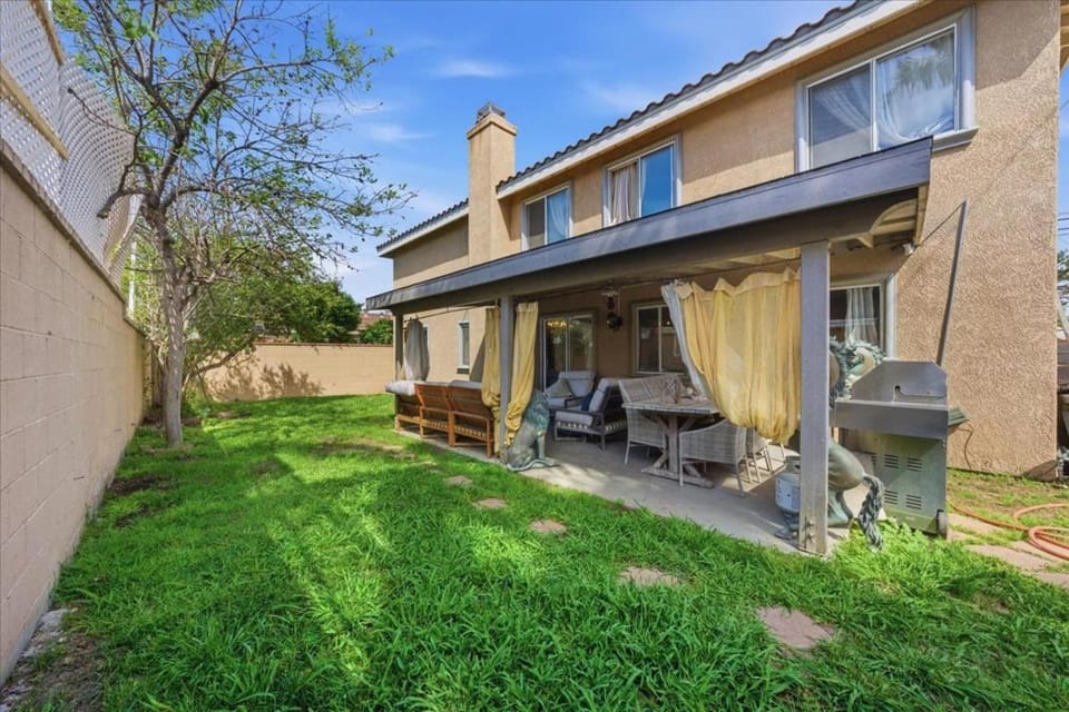 Extravagant Villa Near Beach & Hot Spots House in Lomita