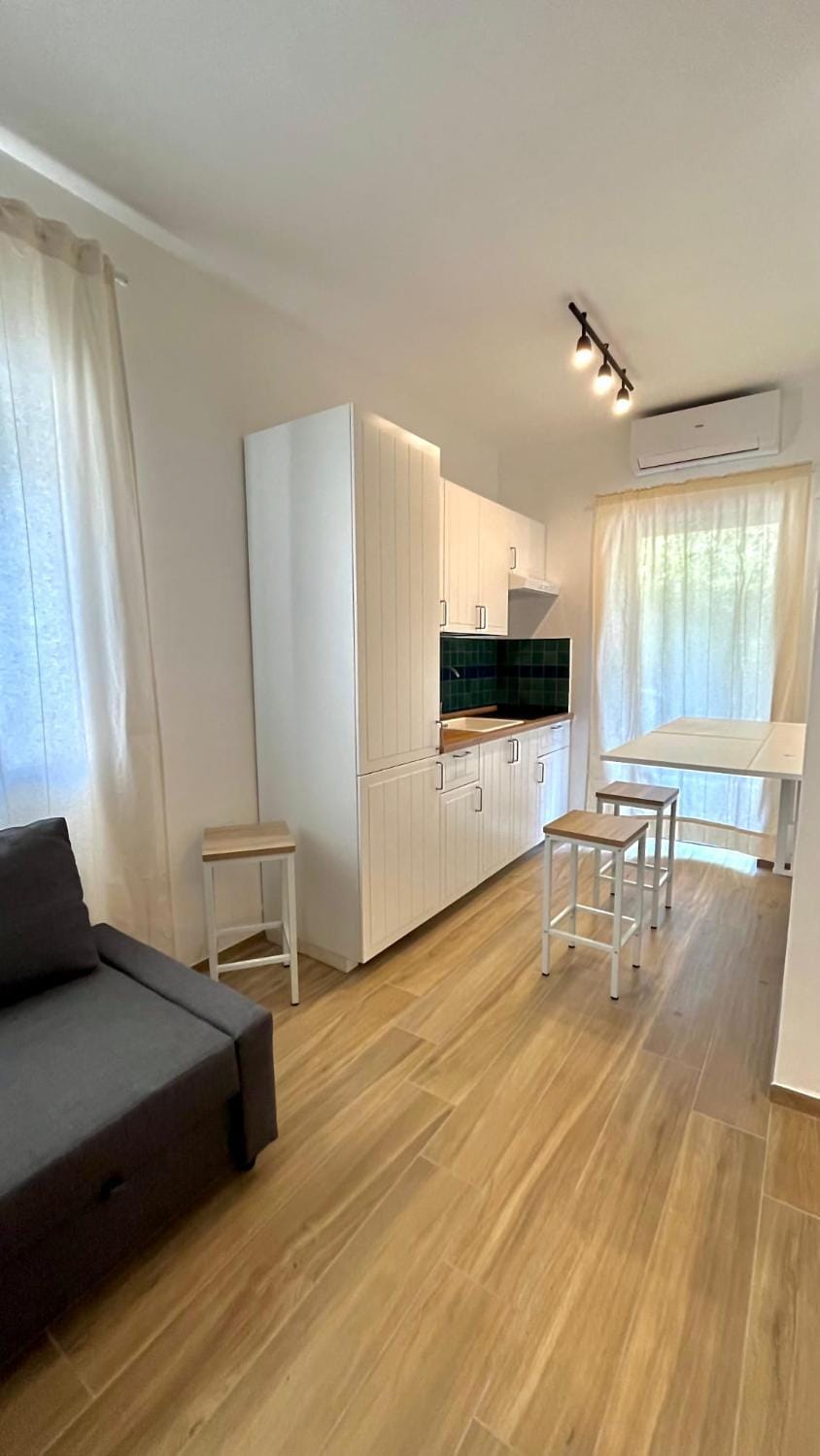TV and multimedia, Kitchen or kitchenette, Living room, Seating area, Dining area, minibar