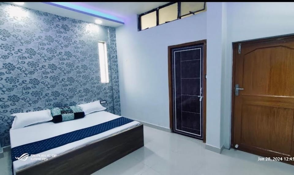 The Girdhari Varanasi Hotel in Varanasi