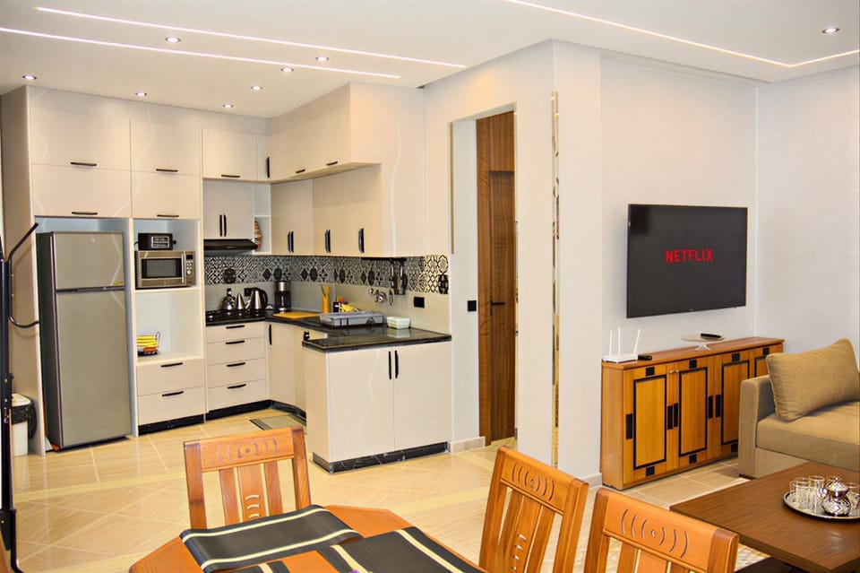 Kitchen or kitchenette, Living room